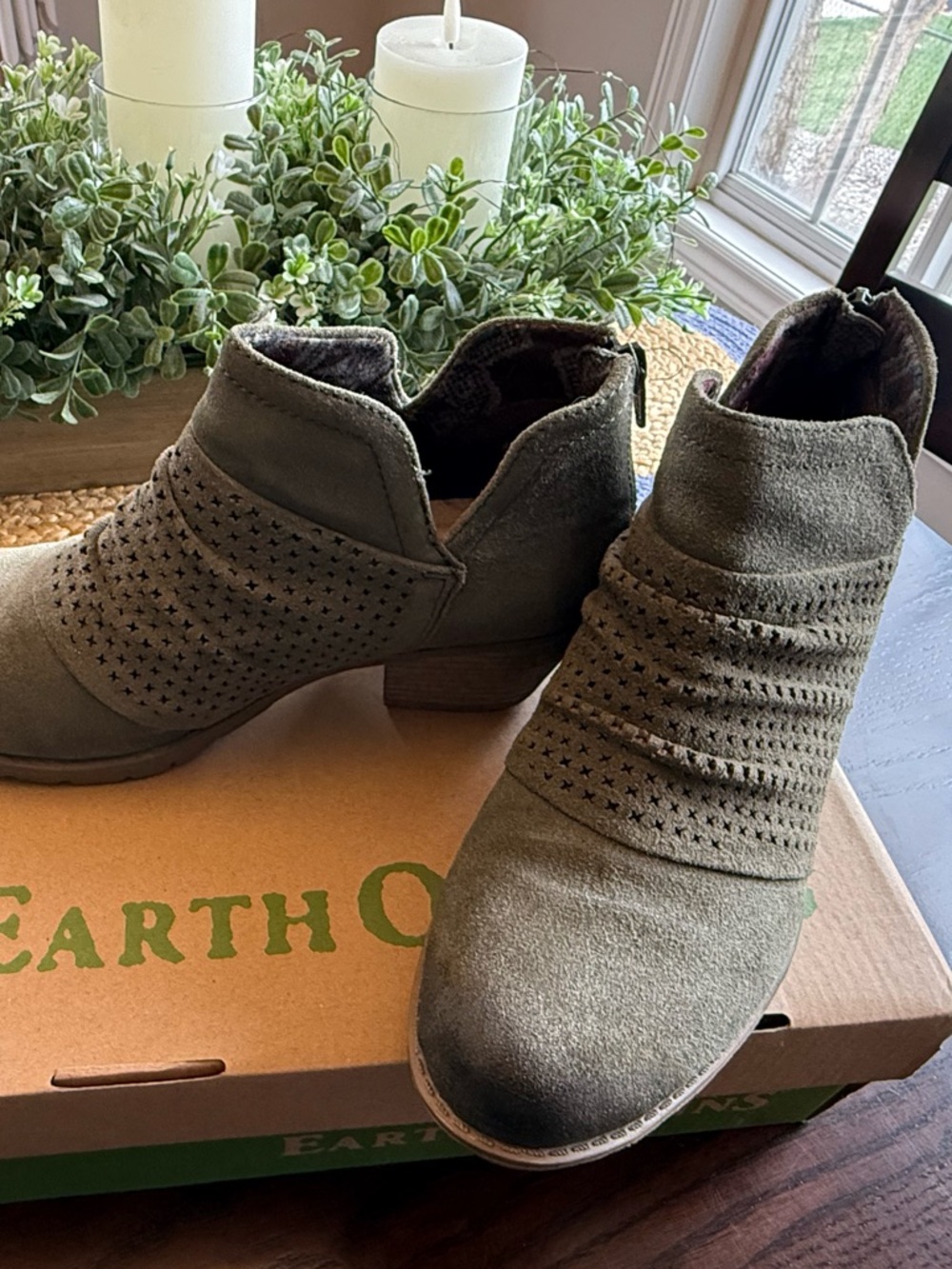 Earth Origins Olive Suede Leather Ankle Boots with Low Block Heel size 8